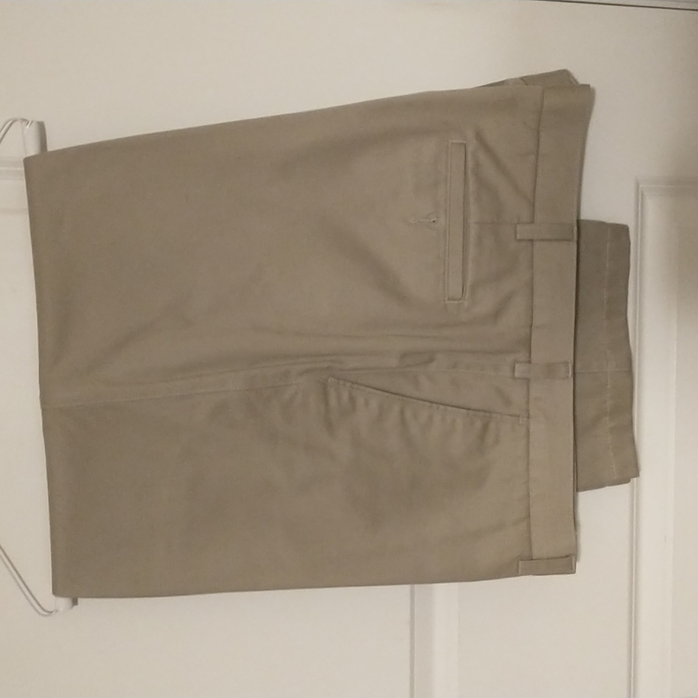 Evergreen Men's tan pants